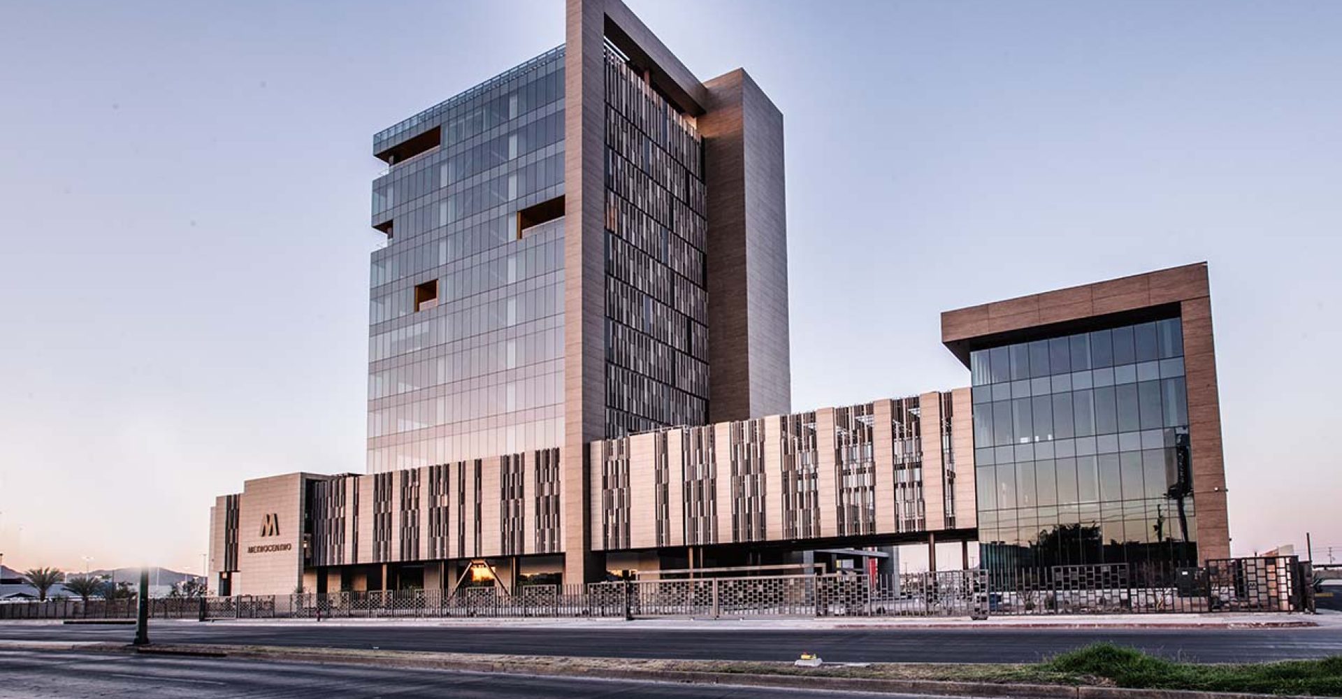 simpleyfacil-home-FachadaMetrocentro